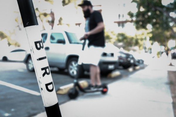 El arranque de scooter de Bird intentó silenciar a un periodista. No salió bien.