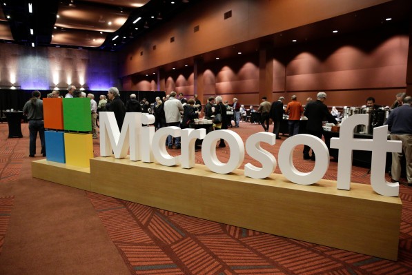 Microsoft continúa construyendo credenciales de seguridad del gobierno antes de la decisión de JEDI