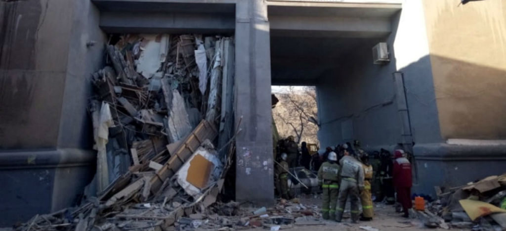 Al menos 4 muertos por explosión en edificio de Rusia (Video)