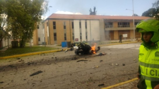 Al menos 8 muertos por explosión de coche bomba en academia de policía en Bogotá