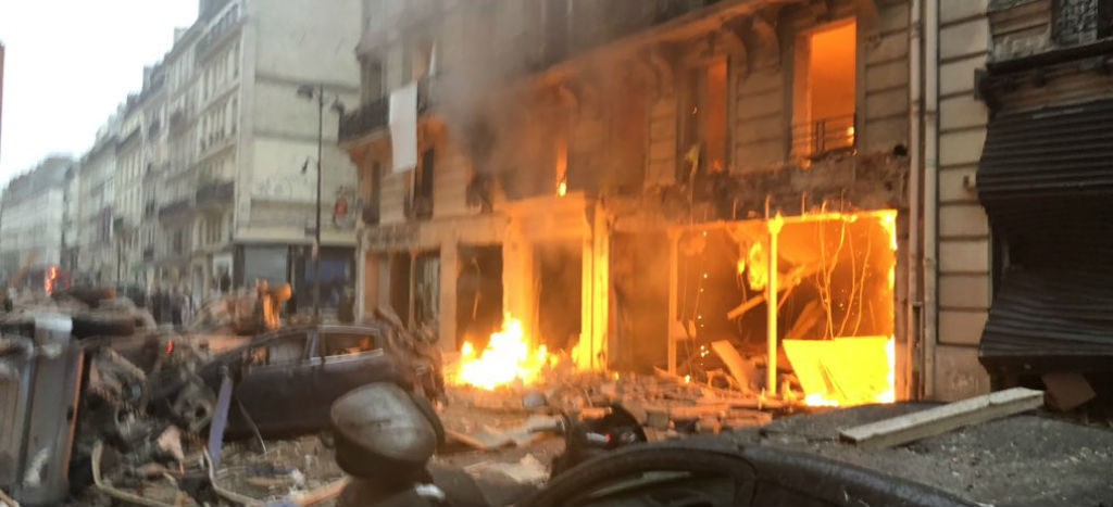 Cobra tres vidas explosión de panadería en el centro de París; más de 40 heridos