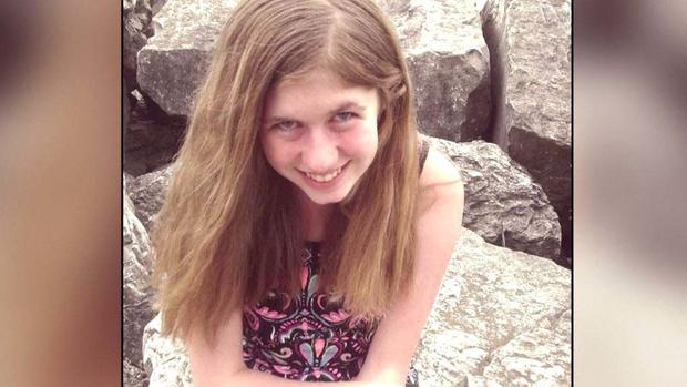 La encuentran viva: adolescente desaparecida tras asesinato de sus padres