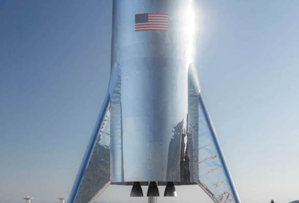 Elon Musk muestra el cohete de prueba Starship ensamblado