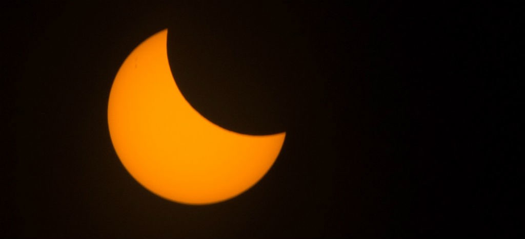 En 2019, tres eclipses solares; el primero, los días 5 y 6 de enero, será visto en Asia