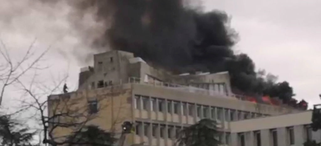 Francia: Tres heridos tras incendio en universidad de Lyon (Video)
