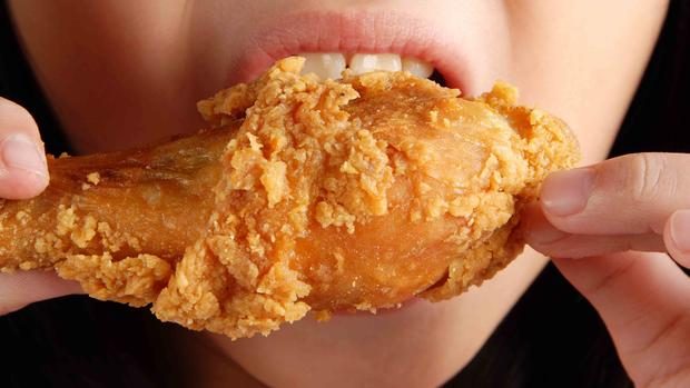 [TLMD - LV] El peligro oculto del pollo frito para la salud
