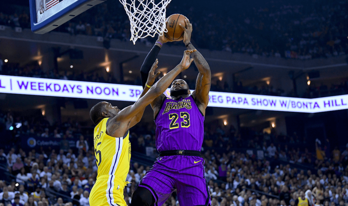 Lakers se exhiben ante los Warriors pese a la lesión de Lebron