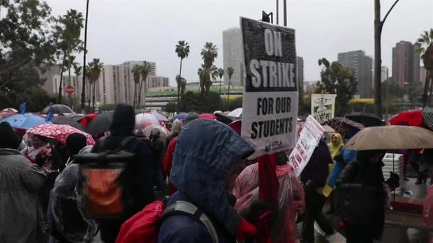 [TLMD - Denver] Miles de maestros de Los Ángeles inician huelga indefinida