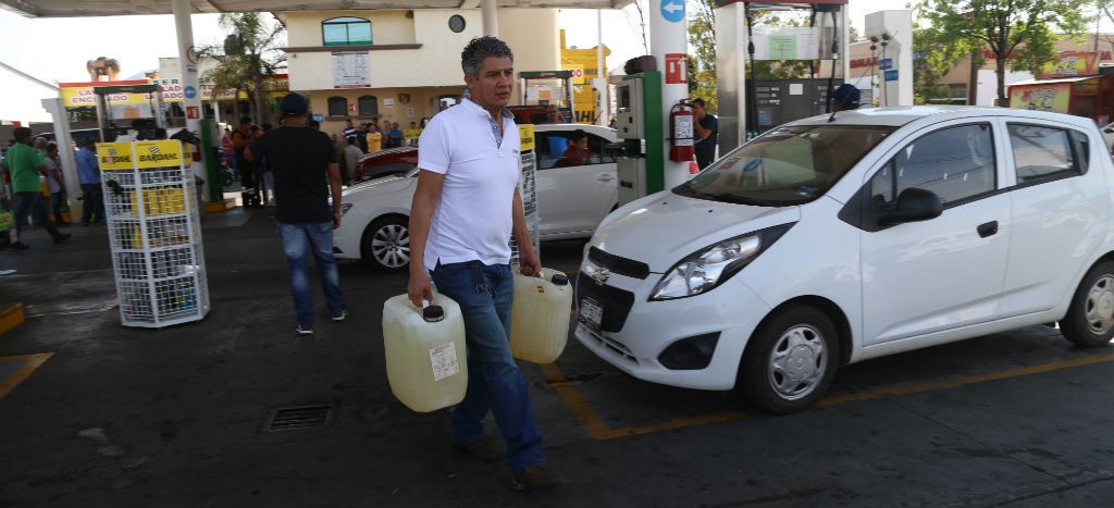 Por desabasto de combustible, citan a funcionarios de Energía y Hacienda en Comisión Permanente