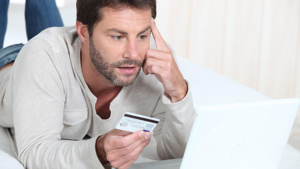 Informe: ¿Ocultas una cuenta de banco o tarjeta de crédito a tu pareja?
