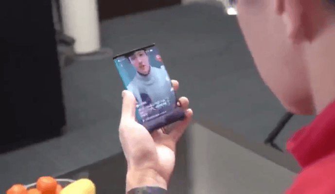 Xiaomi se burla de un teléfono inteligente con doble plegado ... tríptico digital ohhai!