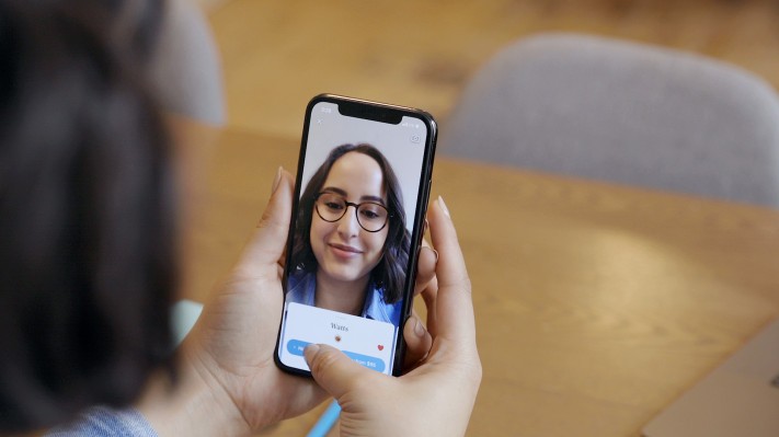 Warby Parker se sumerge en AR con el lanzamiento de una prueba virtual