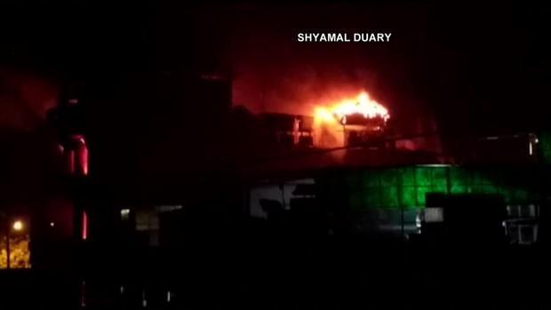 [TLMD - LV] Mortal incendio arrasa con hotel en la India