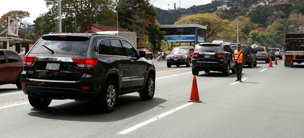 Guaidó parte en caravana hacia la frontera colombo-venezolana tras bloqueo en Caracas