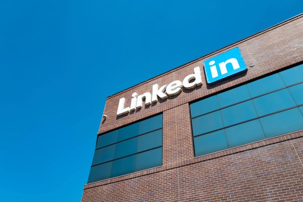 LinkedIn presenta LinkedIn Live, un nuevo servicio de transmisión de video en vivo
