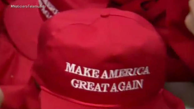 Latinos crean gorras de Donald Trump