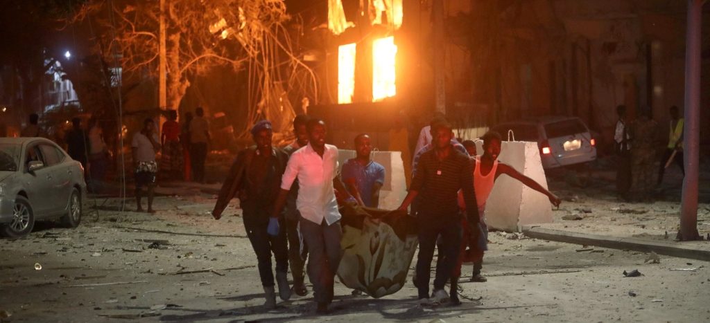 Al menos 29 muertos y cerca de 80 heridos tras atentando en un hotel de Mogadiscio, Somalia