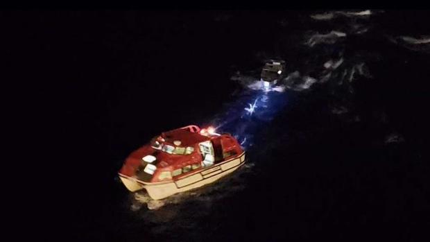 [TLMD - MIA] Crucero de Royal Caribbean rescató a dos pescadores perdidos en el mar