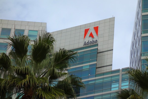 Adobe lanza su Commerce Cloud, basada en su adquisición de Magento.