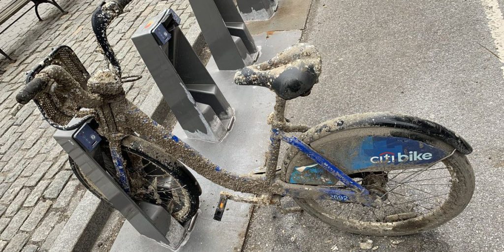 Missing Citi Bike encontrado cubierto en Barnacles