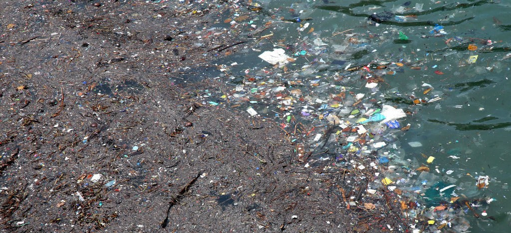 ONU: Acuerdo provisional contra contaminación marina por plásticos empezaría en 2030