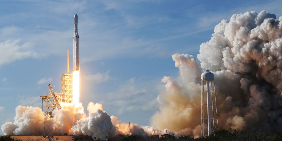 SpaceX está llevando a cabo su primer lanzamiento listo para pasajeros el sábado