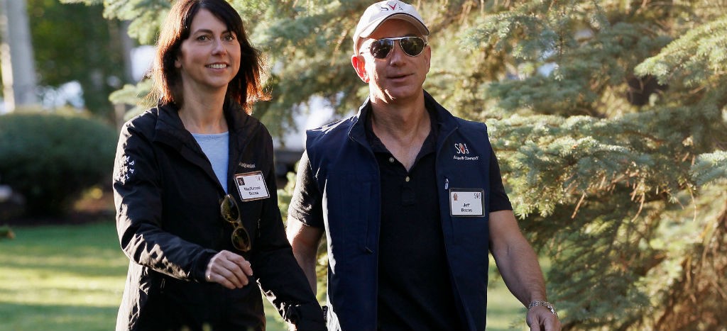 Tras divorcio, Jeff Bezos se queda con 75 por ciento de sus acciones en Amazon
