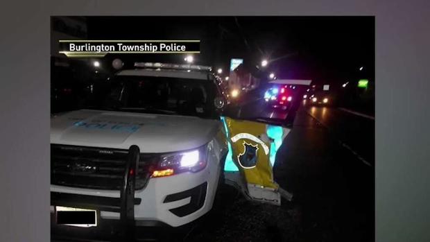 [TLMD - NY] Oficial esquiva la muerte en plena autopista