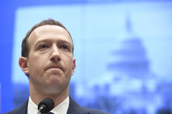 Zuckerberg advierte sobre la tendencia autoritaria a la localización de datos.