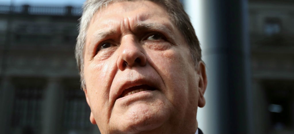 Expresidente de Perú, Alan García, es internado por intento de suicidio tras ser detenido por caso Odebrecht