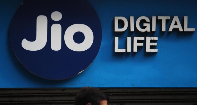 La última adquisición de Reliance Jio es una apuesta de $ 100 millones al futuro de los usuarios de internet en la India