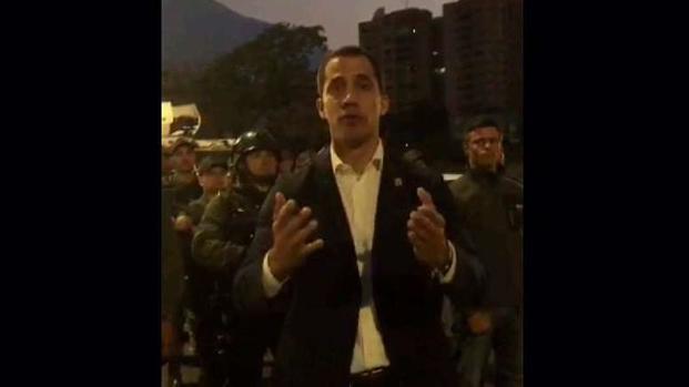 [TLMD - MIA] Guaidó anuncia respaldo de las Fuerzas Armadas y reaparece Leopoldo López
