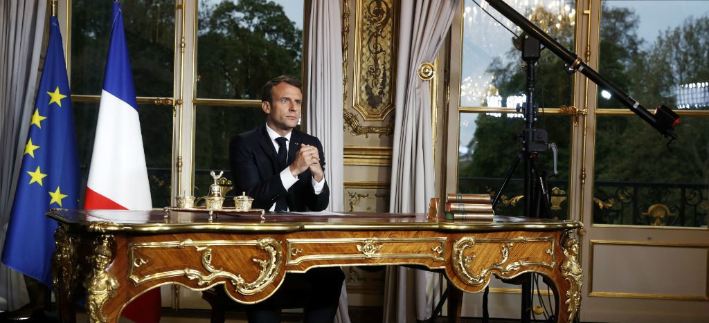 Macron se compromete a reconstruir Notre Dame en cinco años