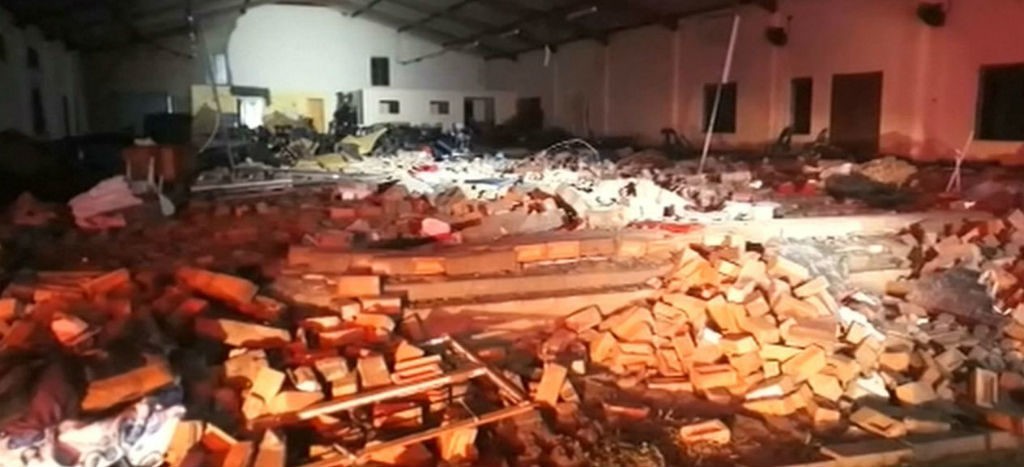 Mueren al menos 13 personas tras colapsar una iglesia en Sudáfrica