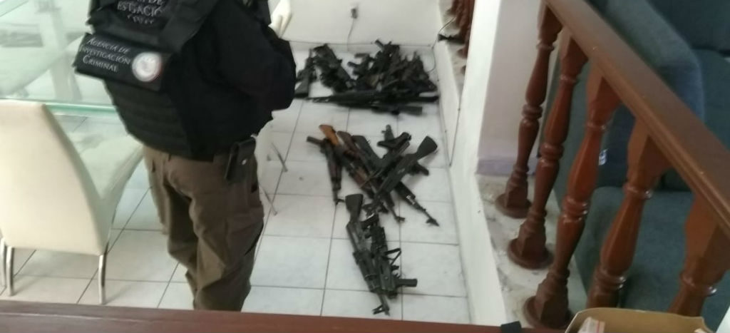 FGR decomisa arsenal, drogas y dinero presuntamente del Cártel Jalisco