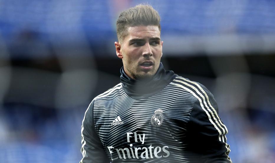 MADRID, SPAIN - MARCH 31: Luca Zidane of Real Madrid warms up ahead of the La Liga match between Real Madrid CF and SD Huesca at Estadio Santiago Bernabeu on March 31, 2019 in Madrid, Spain. (Photo by Gonzalo Arroyo Moreno/Getty Images)