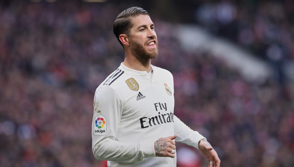 MADRID, SPAIN - FEBRUARY 09: Sergio Ramos of Real Madrid CF whistle to his teammates during the La Liga match between Club Atletico de Madrid and Real Madrid CF at Wanda Metropolitano on February 09, 2019 in Madrid, Spain. (Photo by Gonzalo Arroyo Moreno/Getty Images)