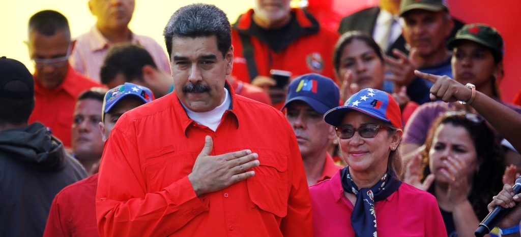 Critica Maduro al “puñado de traidores” que se alzaron en su contra