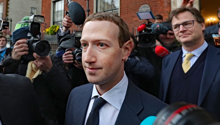 Facebook encontró grupos de alojamiento de redes de desinformación de extrema derecha de la UE
