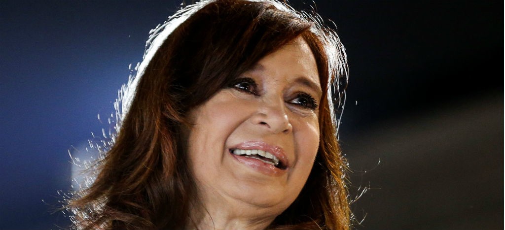 Envuelta en presuntos actos de corrupción, Cristina Fernández anuncia candidatura a vicepresidencia de Argentina