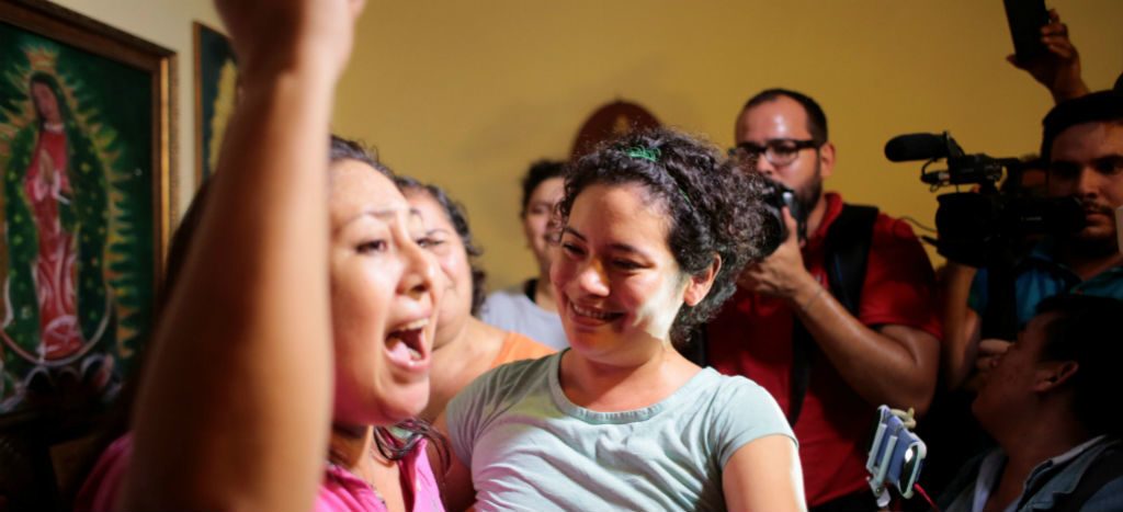 Gobierno de Nicaragua libera a 100 manifestantes presos; seguirán en prisión domiciliaria