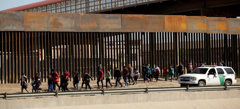 Gobierno de Trump puede seguir enviando solicitantes de asilo a México, concluye Corte de Apelaciones