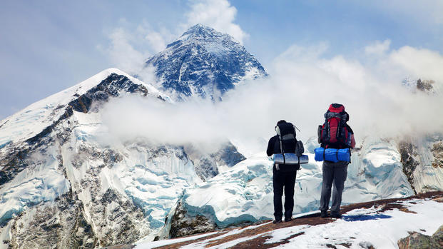 Abogado muere tras llegar a la cima del Everest