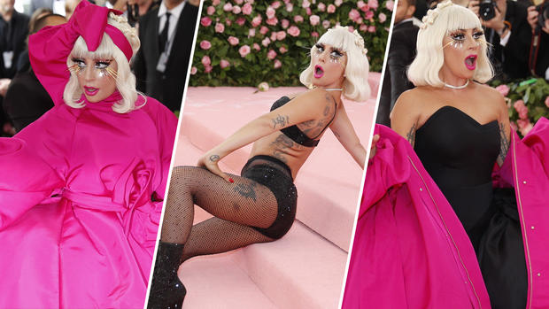 Lady Gaga hace de las suyas y se desviste en la alfombra de la Met Gala