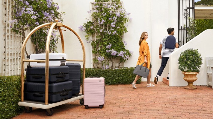 Los paquetes Away de la marca de equipaje Trendy a $ 100 millones, pasan de una valoración de $ 1.400 millones