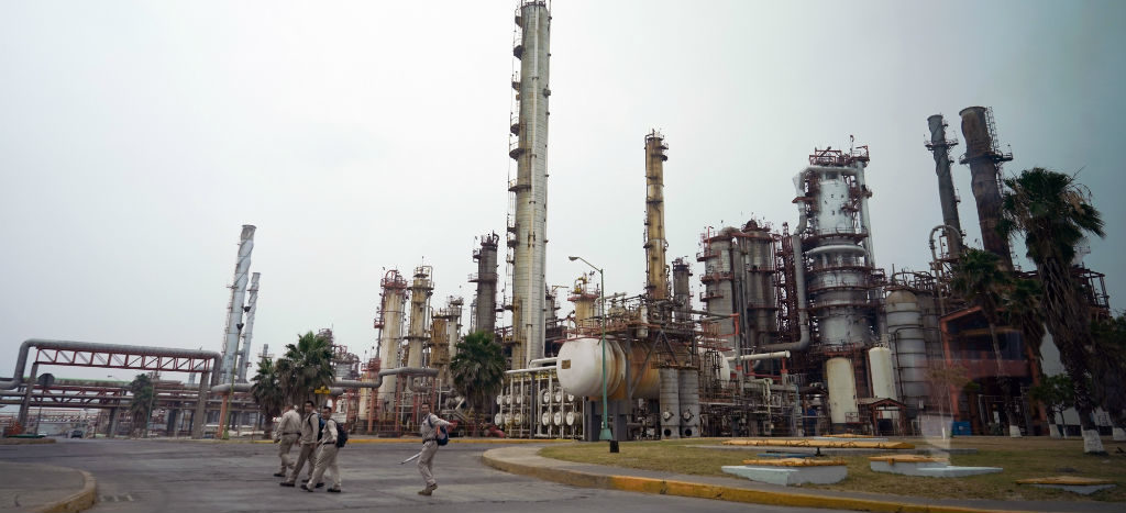 Revela Pemex nombres de funcionarios que firmaron contratos con Odebrecht; 6 aún trabajan en la petrolera