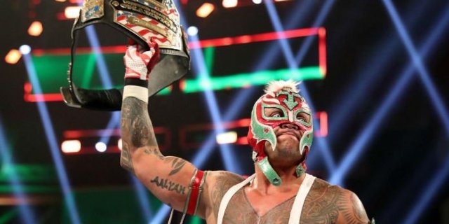 Rey Mysterio proporciona una actualización después de su reciente lesión en el hombro