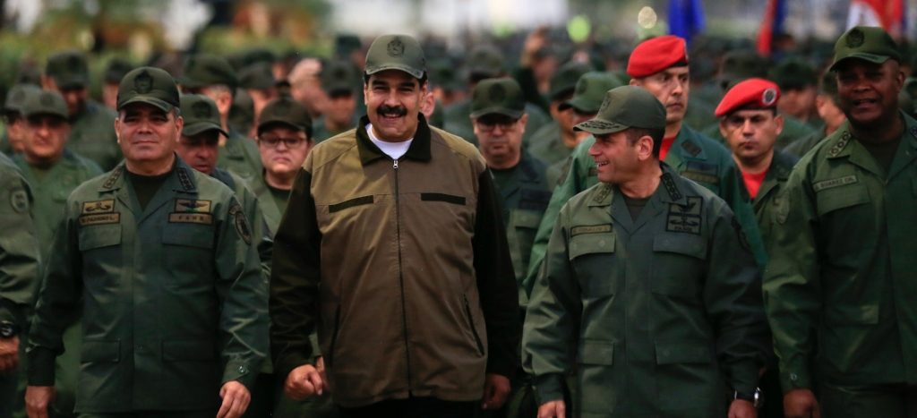 Tras intento de golpe, Maduro cambia a jefe de Policía Nacional