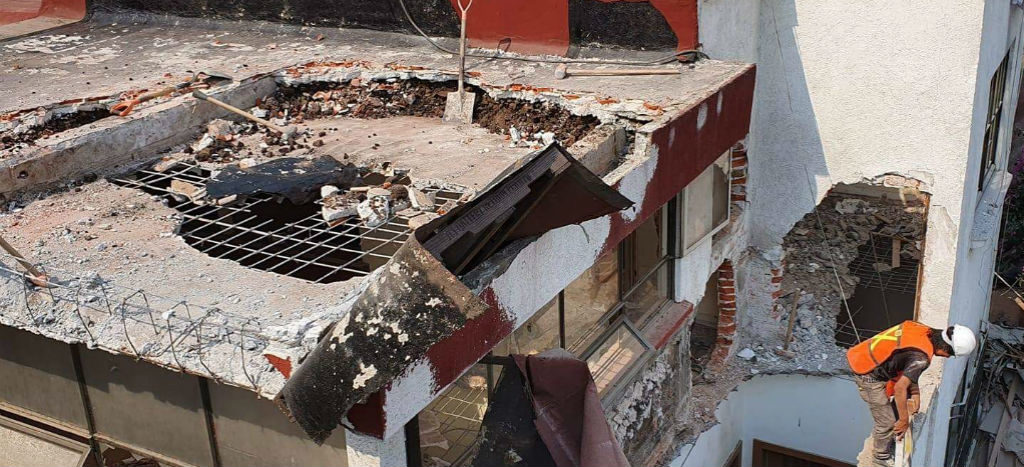 Vecinos denuncian demolición ilegal de casa en calle donde se filmó “Roma”