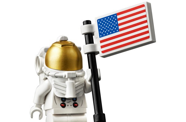 LEGO celebra el Apolo 11 con un encantador y llamativo Lunar Lander